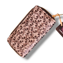 Load image into Gallery viewer, Ready to post Outsourced Accessories
