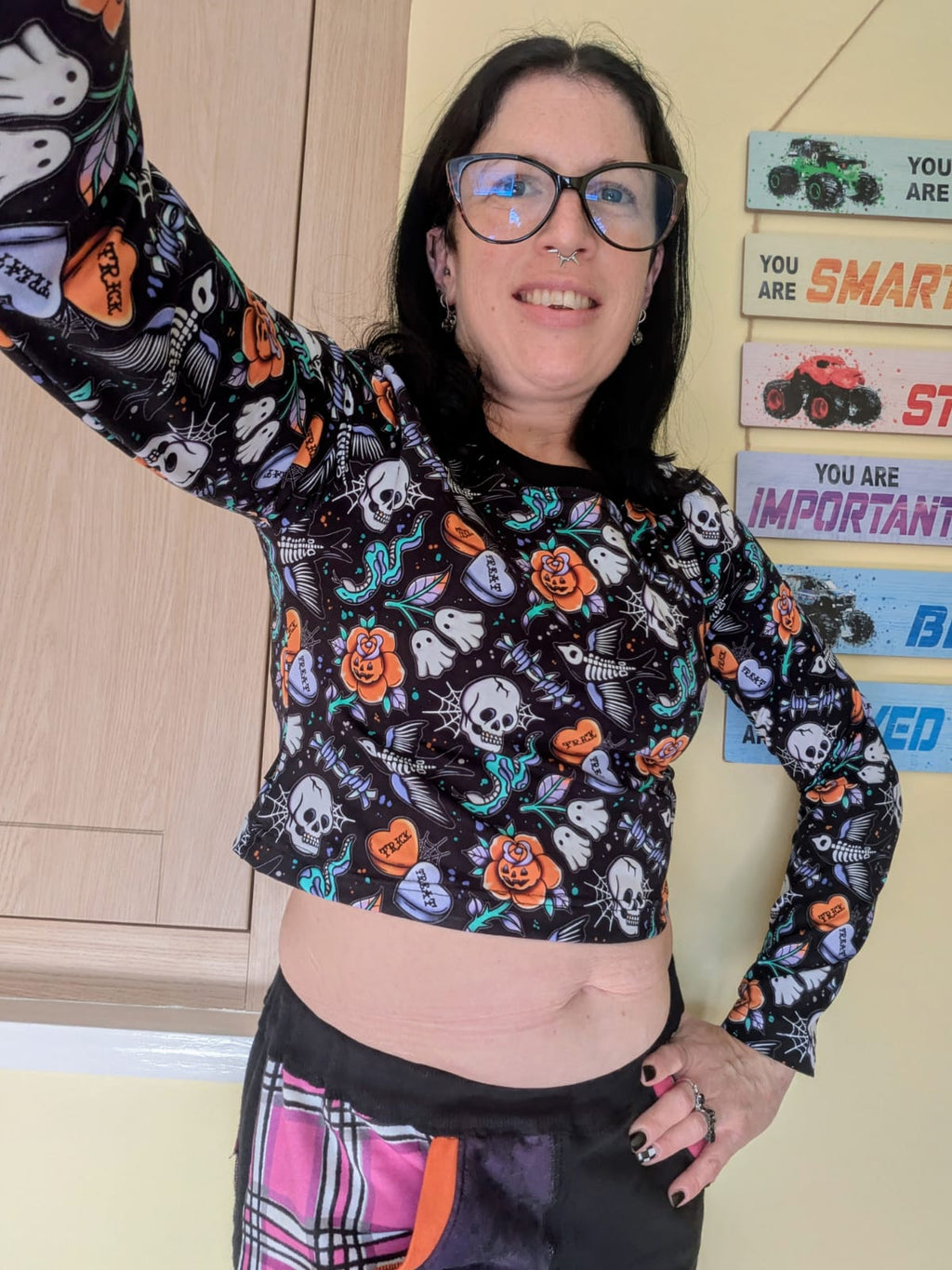 Cropped Ladies Basic Fitted Tee